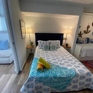 Kasa Ocean Breeze Beachfront Pool Apartment